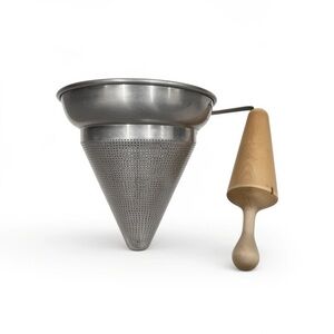 Vtg WearEver No.12 Cone Aluminum
Colander Strainer Ricer W/Wood Pestle
Made USA